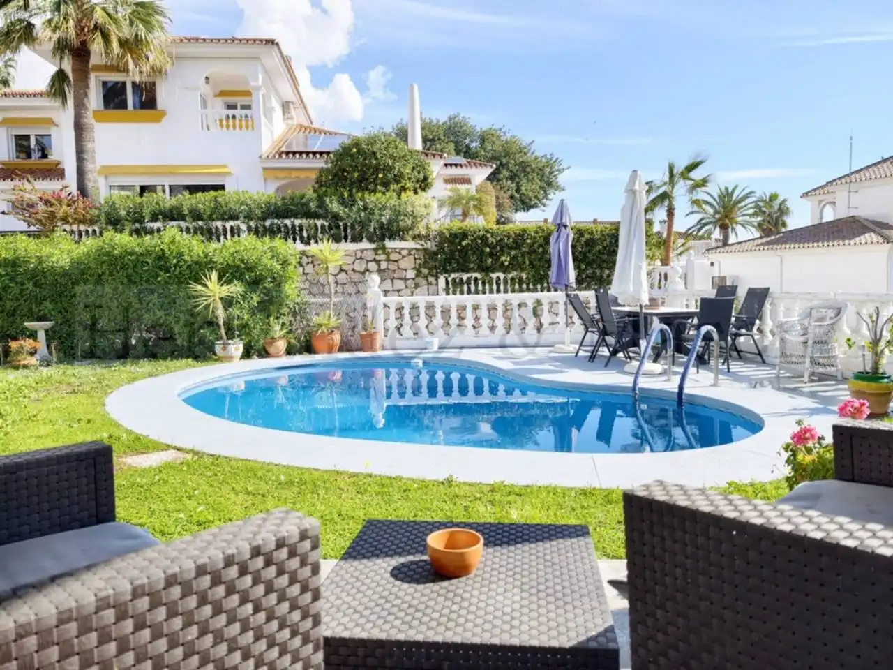 Garden of Houses for sale in Benalmádena  with Air Conditioner, Terrace and Swimming Pool
