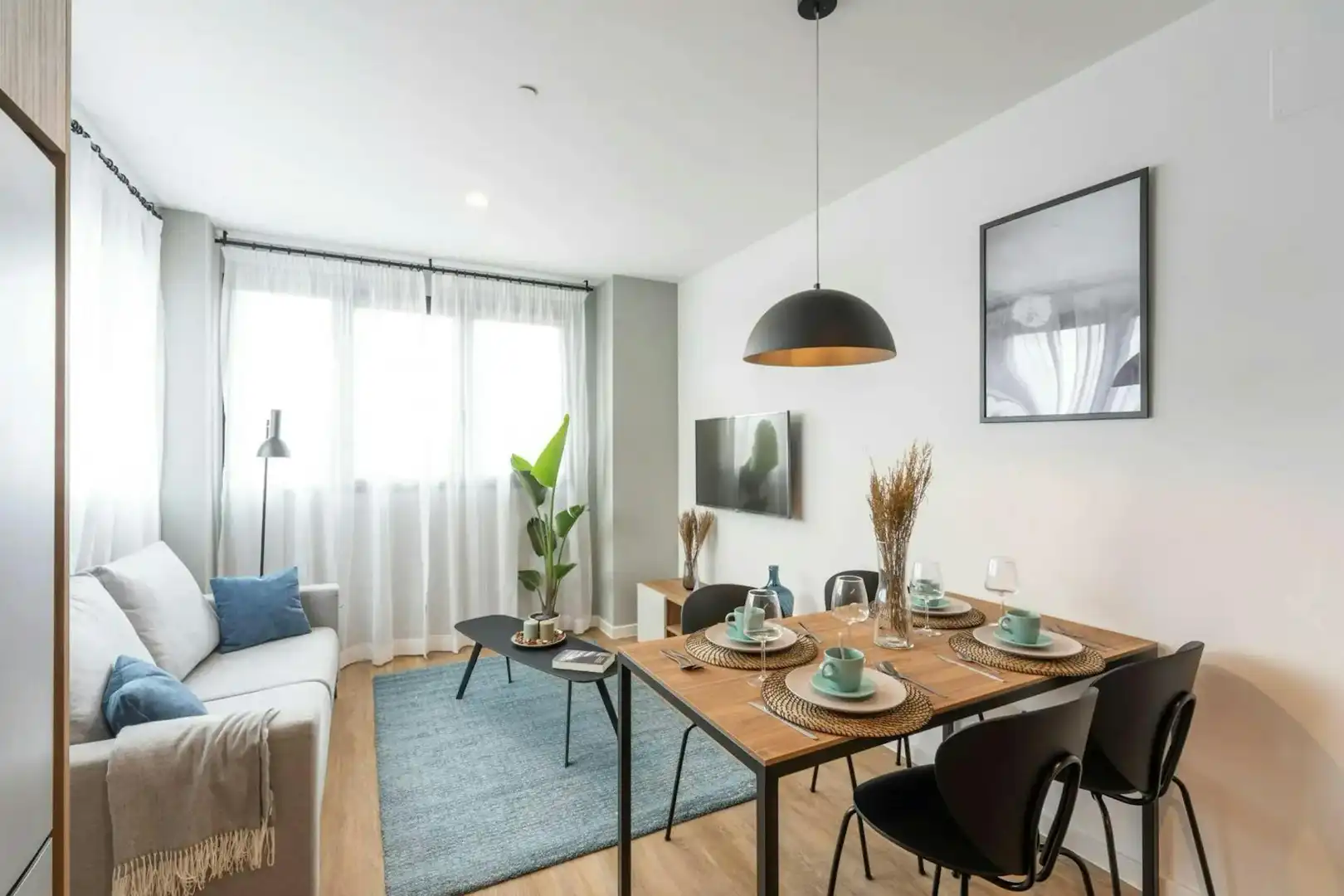 Living room of Flat for rent in Madrid  with Air Conditioner, Heating and Furnished
