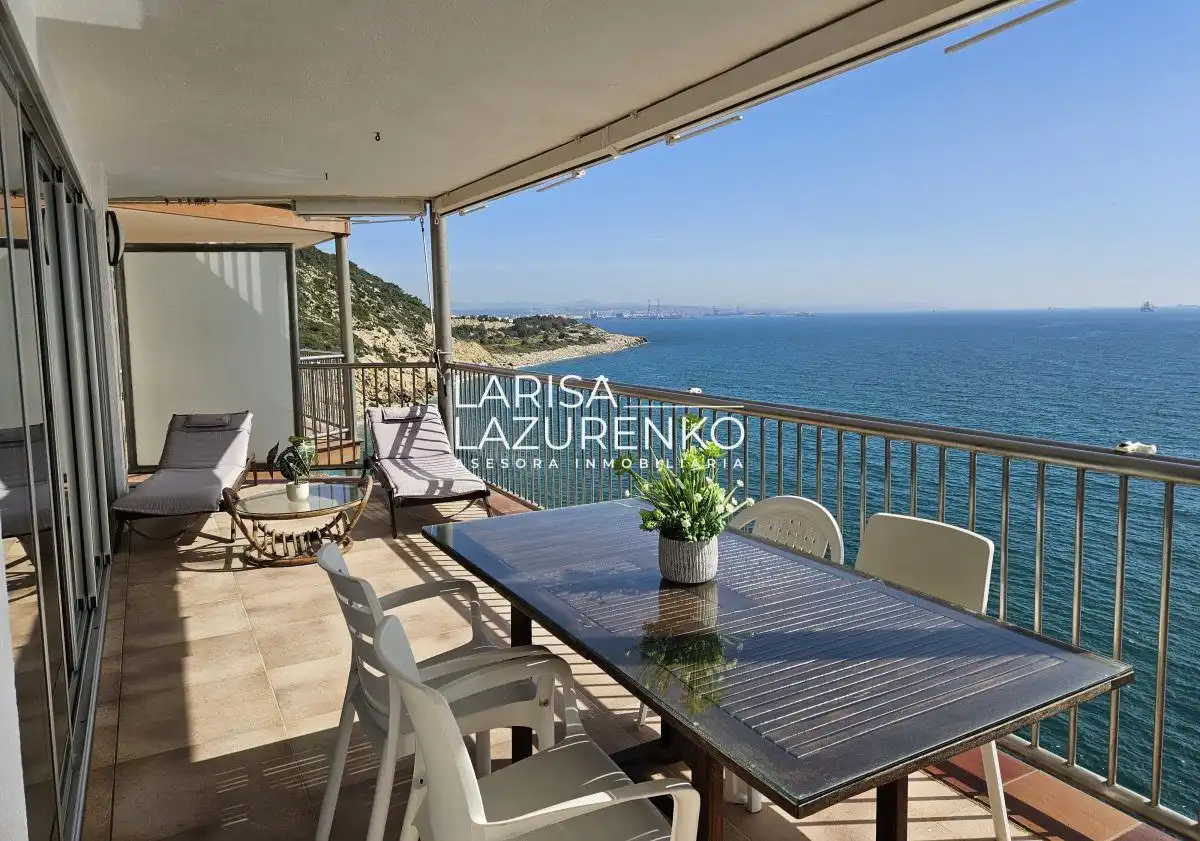 Appartement compact avec ascenseur à vendre à Falconera