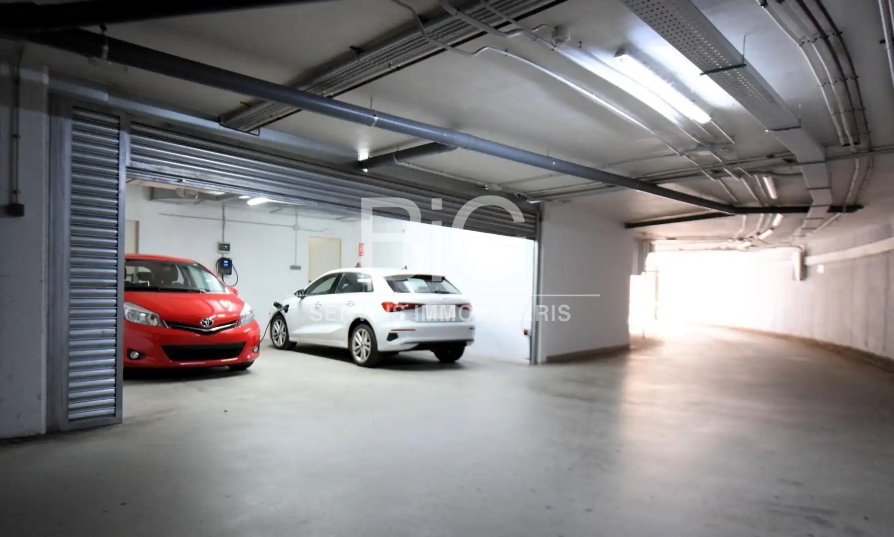 Parking de Casa o chalet en venta en Mataró con Aire acondicionado, Calefacción y Jardín privado