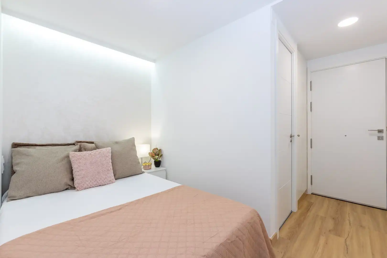 Dormitori de Apartament en venda en Roses amb Terrassa