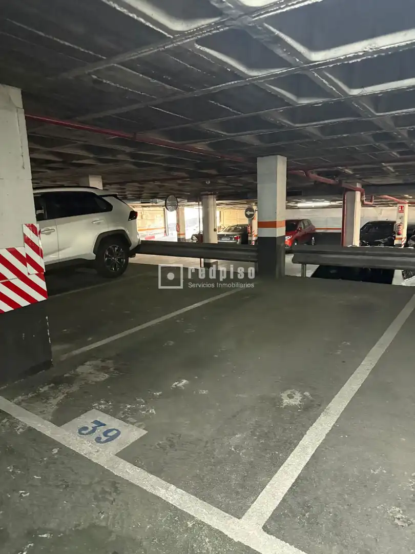 Parking of Garage for rent in Madrid