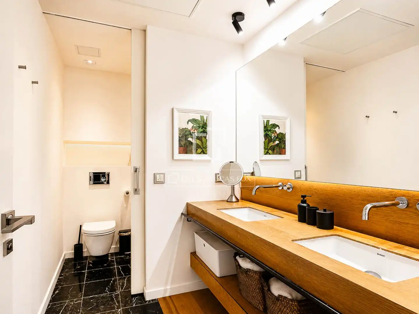 Bany de Casa o xalet en venda en Barcelona amb Aire condicionat, Jardí privat i Terrassa