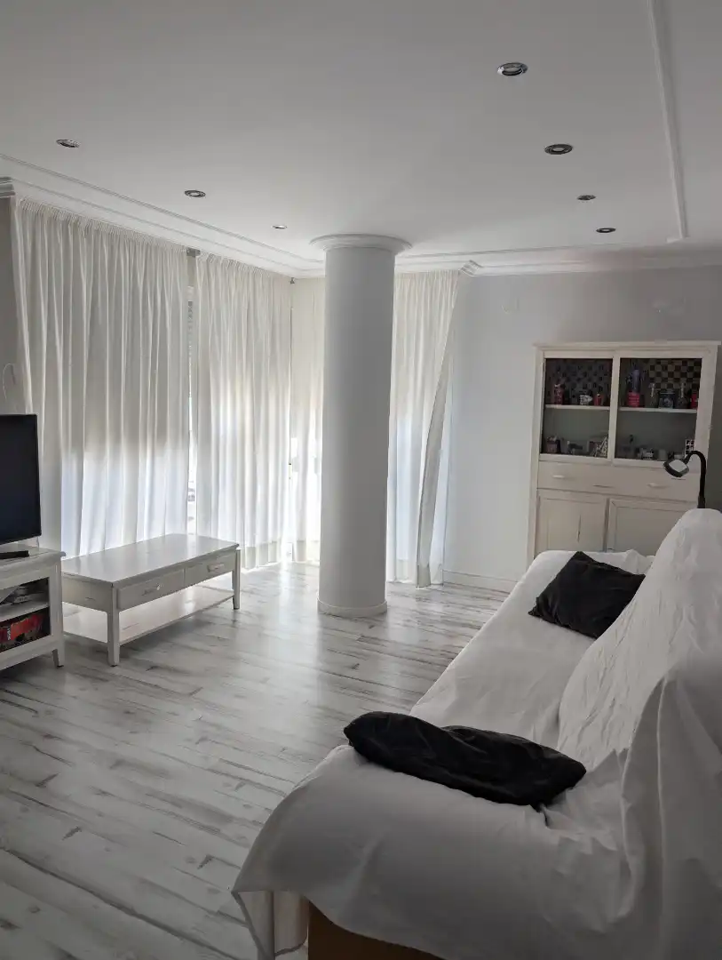 Habitación de Piso en venta en Castellón de la Plana / Castelló de la Plana con Aire acondicionado, Trastero y Amueblado