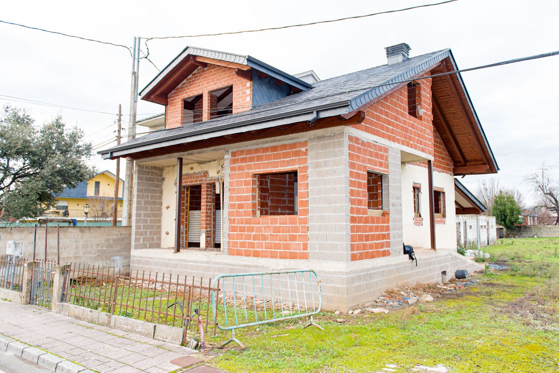 Exterior view of House or chalet for sale in Carracedelo  with Heating, Private garden and Storage room