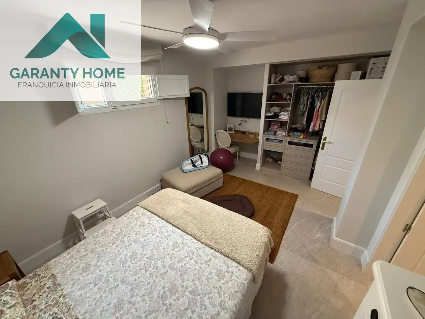 Habitación de Casa adosada en venta en Layos con Aire acondicionado, Calefacción y Jardín privado