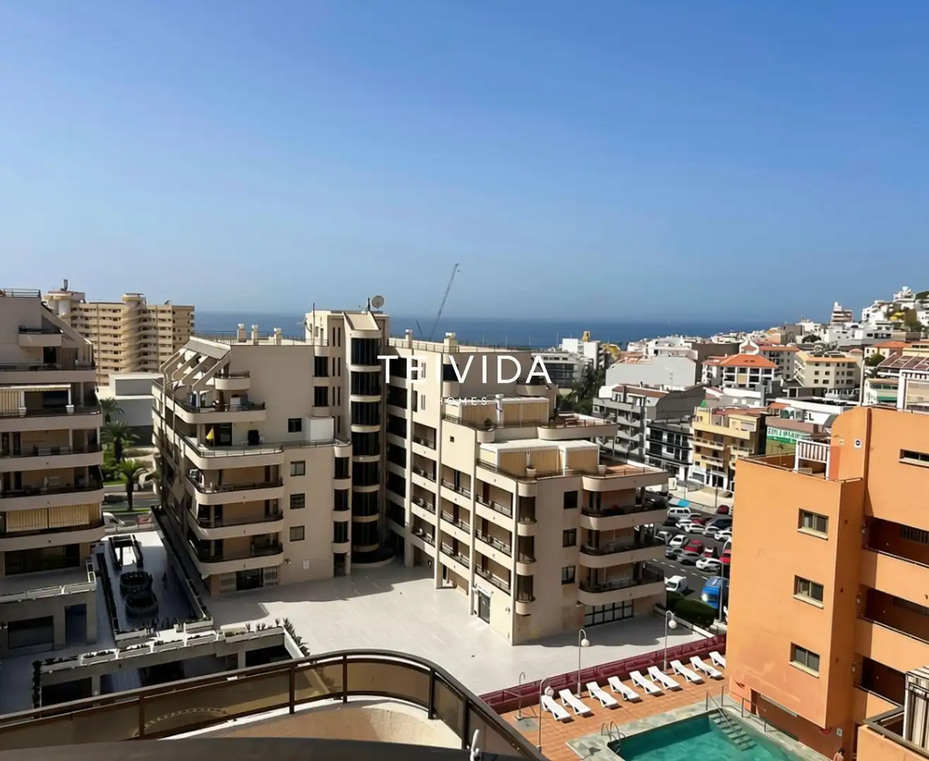 Vista exterior de Piso en venta en Arona con Piscina, Amueblado y Horno