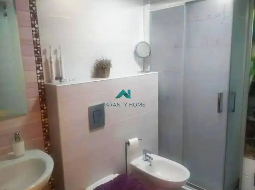 Badezimmer von Wohnung zum Verkauf in Torredelcampo mit Klimaanlage, Heizung und Schwimmbad