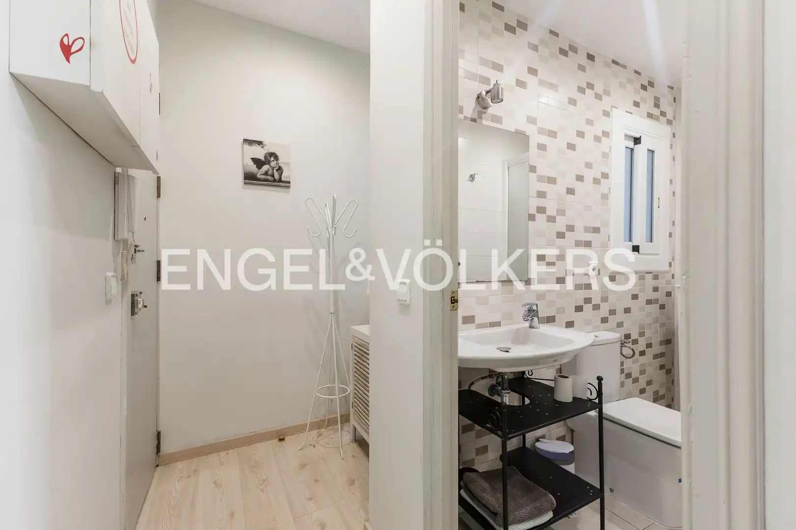 Bathroom of Flat for rent in Barcelona  with Air Conditioner, Heating and Parquet flooring