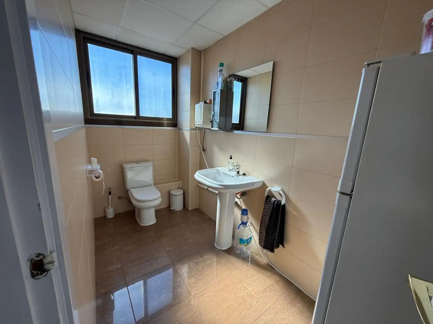 Baño de Local en venta en Roda de Berà, Tarragona