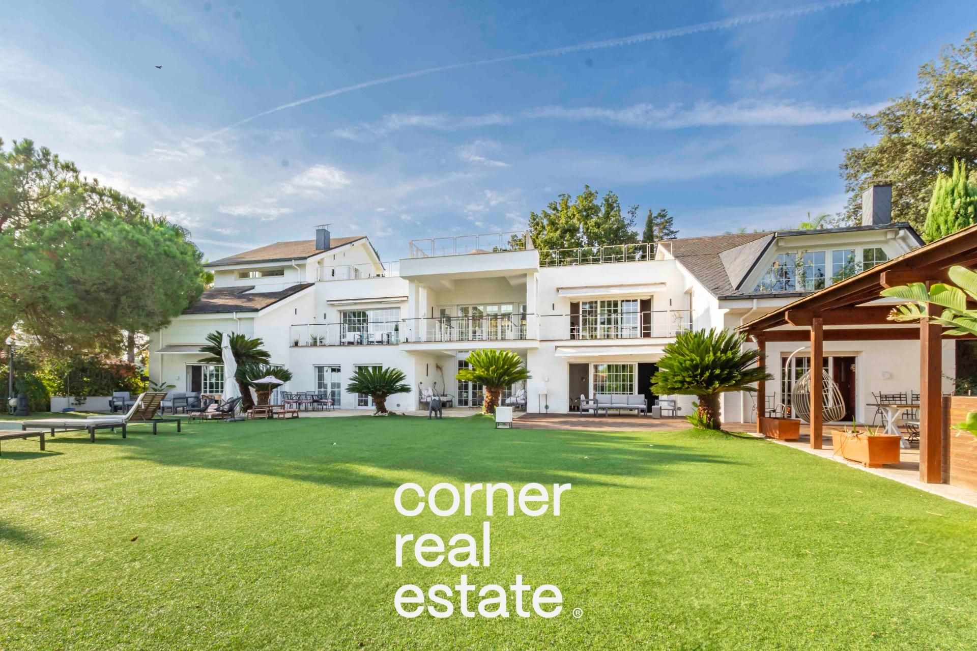 Vista exterior de Casa o chalet en venta en Sant Cugat del Vallès con Aire acondicionado, Calefacción y Jardín privado