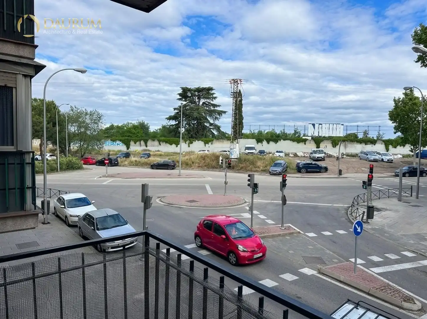 Vista exterior de Pis en venda en Madrid amb Terrassa