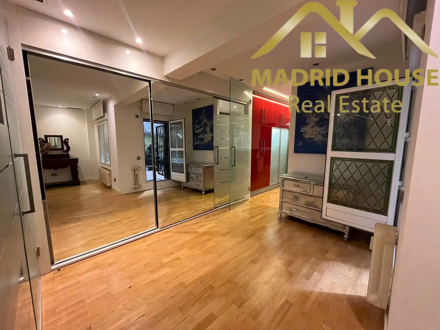 Außenansicht von Wohnung zum Verkauf in Madrid mit Klimaanlage, Heizung und Möbliert