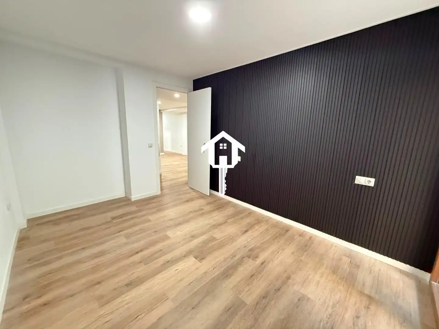 Flat with terrace for sale in Calle TAQUIGRAFO MARTI, imagen 8
