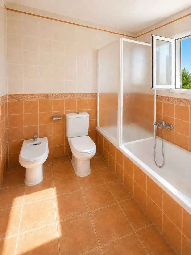 Bathroom of Apartments for sale in Santa Eulària des Riu  with Terrace, Alarm and Community pool