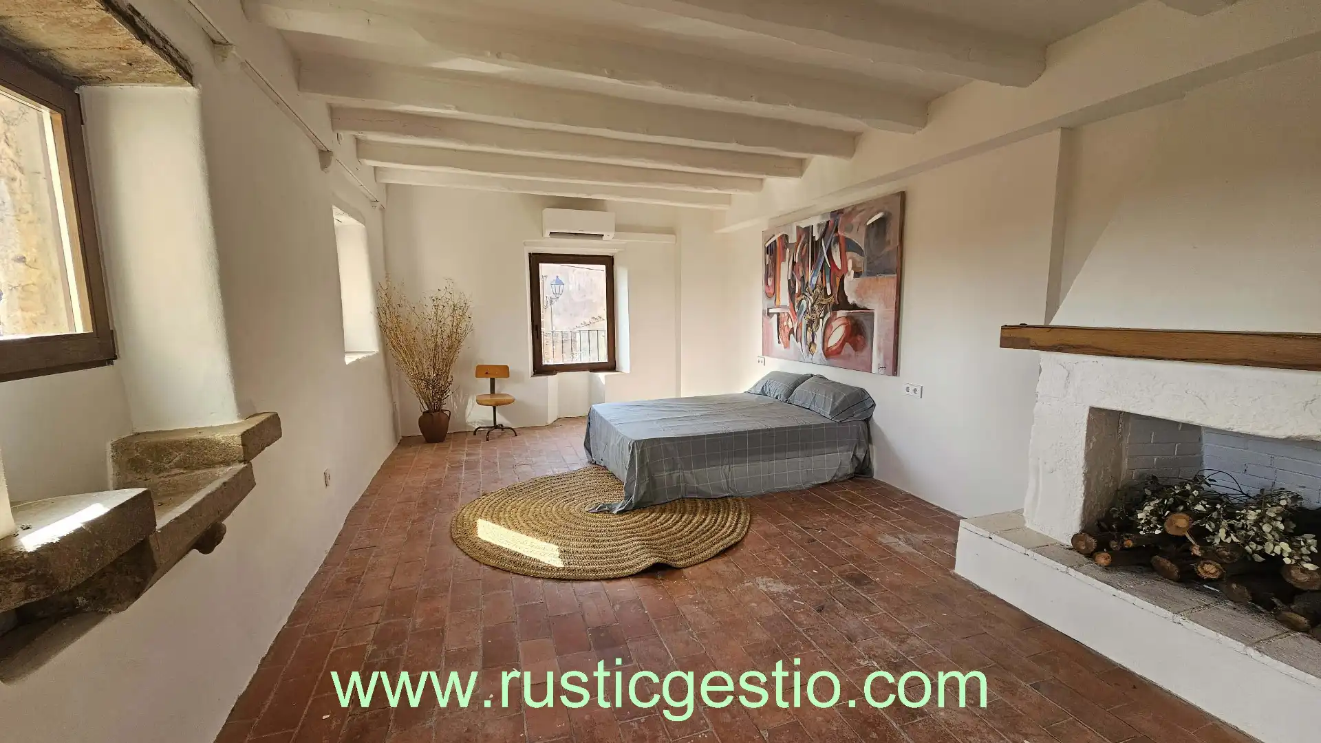 Schlafzimmer von Country house zum Verkauf in Navata mit Privatgarten, Terrasse und Schwimmbad