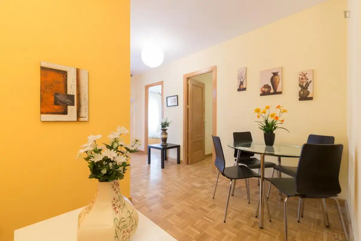 Habitación en Reyes Católicos