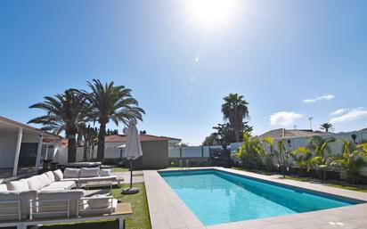 Piscina de Casa o xalet en venda en San Bartolomé de Tirajana amb Aire condicionat, Jardí privat i Terrassa