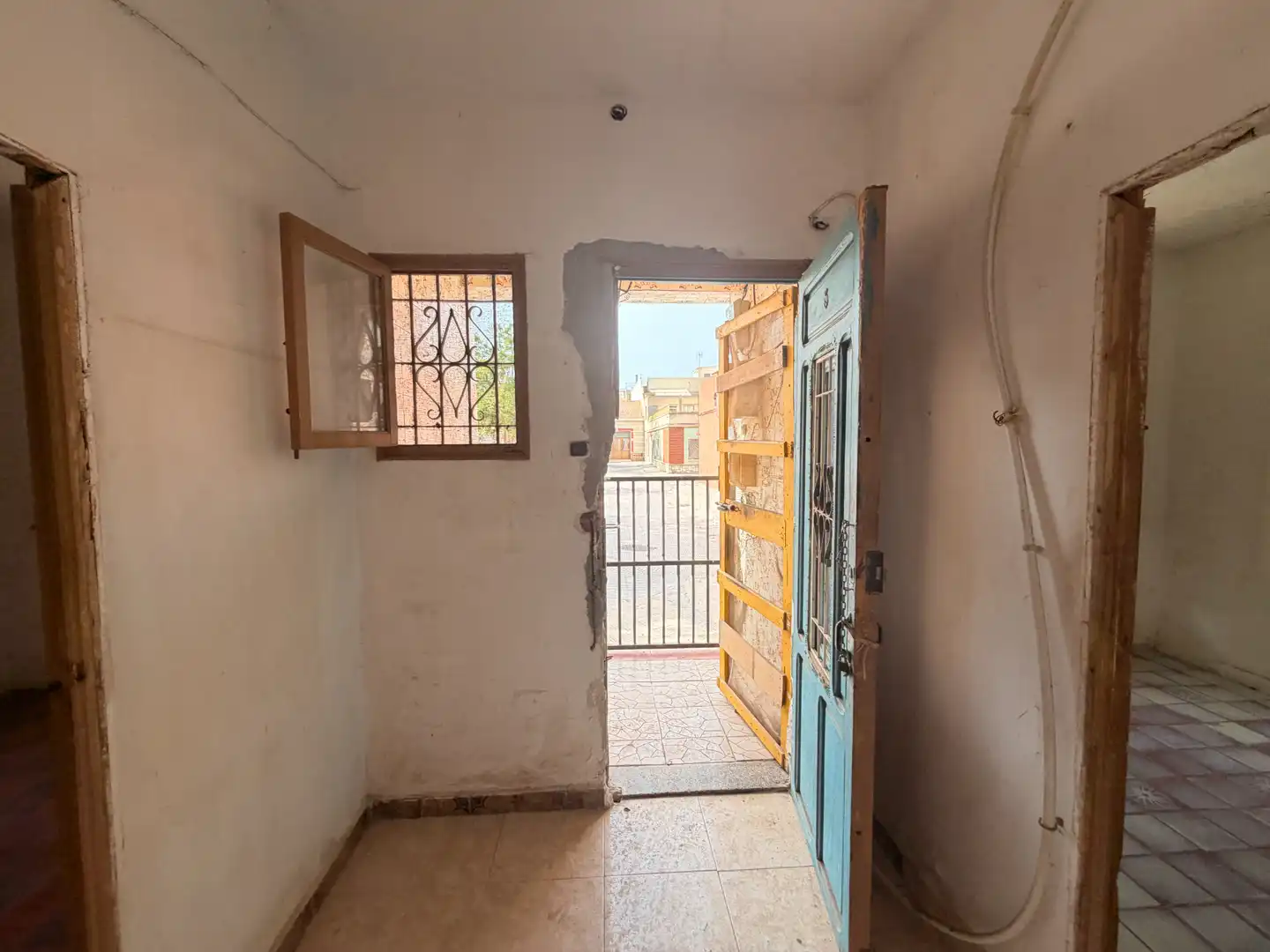 Casa adosada en venta en Cartagena con Terraza, Trastero y Alarma