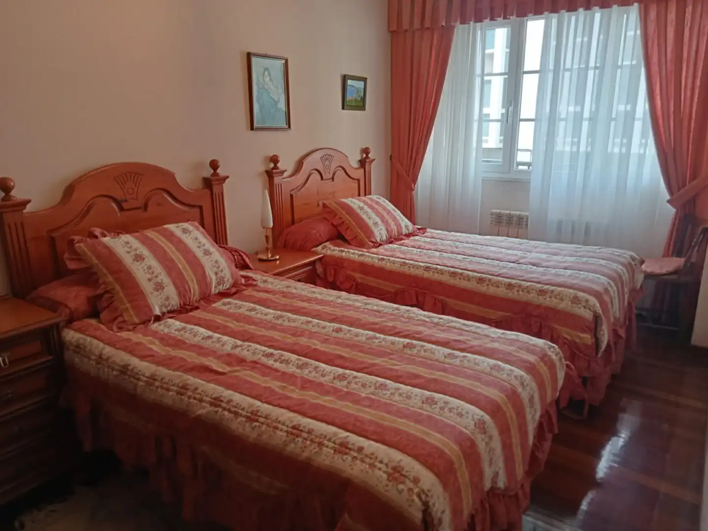 Habitación de Casa o chalet en venta en Santiago de Compostela  con Calefacción, Jardín privado y Terraza