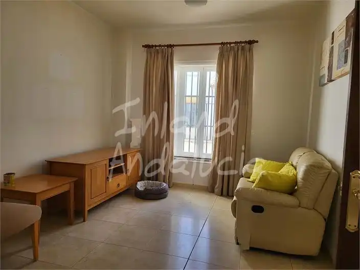 Sala d'estar de Casa adosada en venda en Aguadulce (Sevilla) amb Aire condicionat