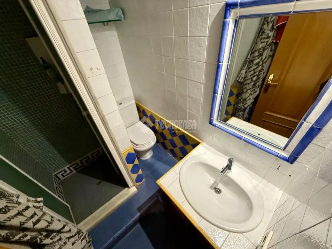 Badezimmer von Wohnung zum Verkauf in Barcelona mit Klimaanlage, Parkett und Gemeinschaftspool