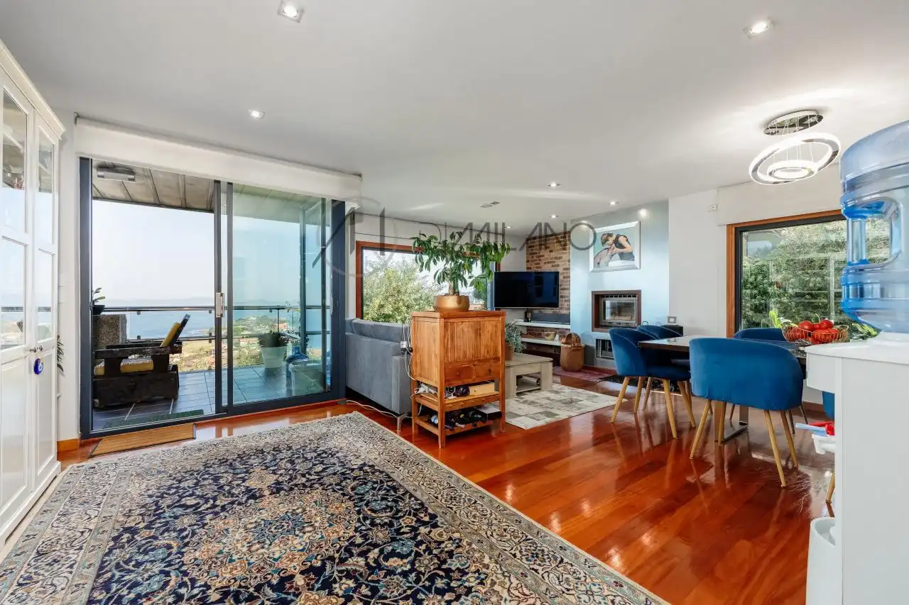 Sala de estar de Casa o chalet en venta en Nigrán con Calefacción, Jardín privado y Parquet