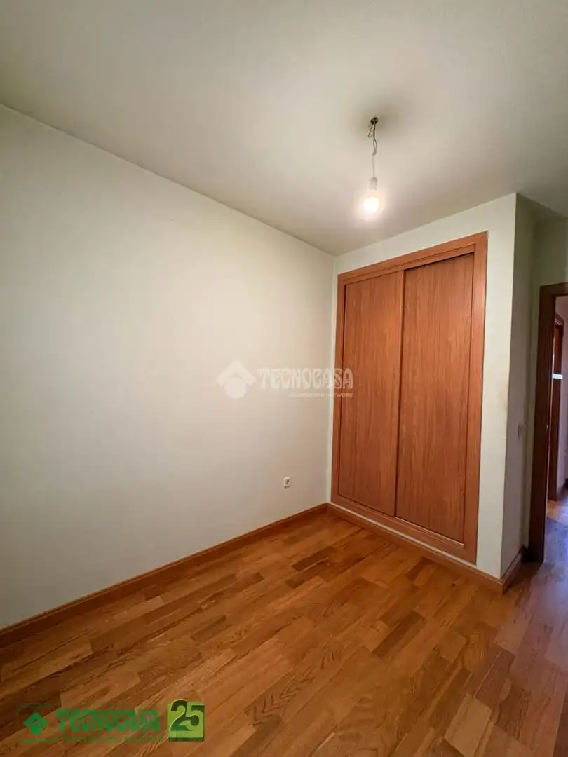 Bedroom of Flat for sale in Urbanización San Isidro