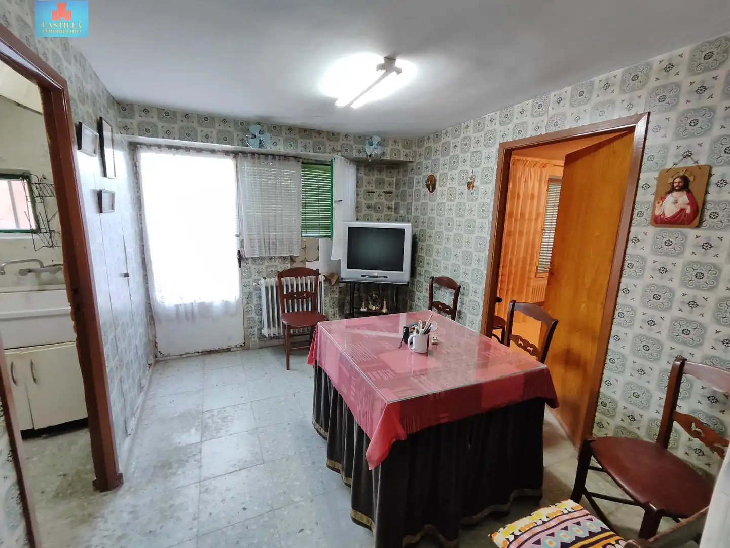 Houses for sale in Velayos  with Private garden and Storage room