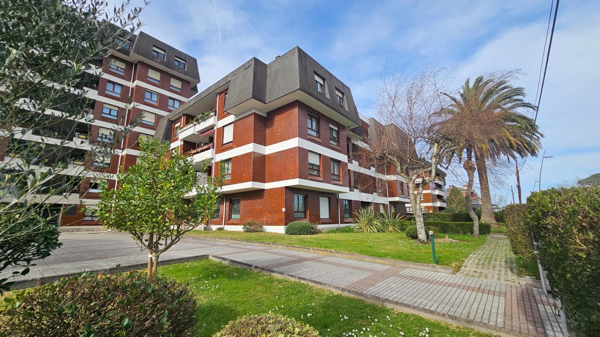 Vista exterior de Piso en venta en Getxo  con Terraza, Trastero y Balcón