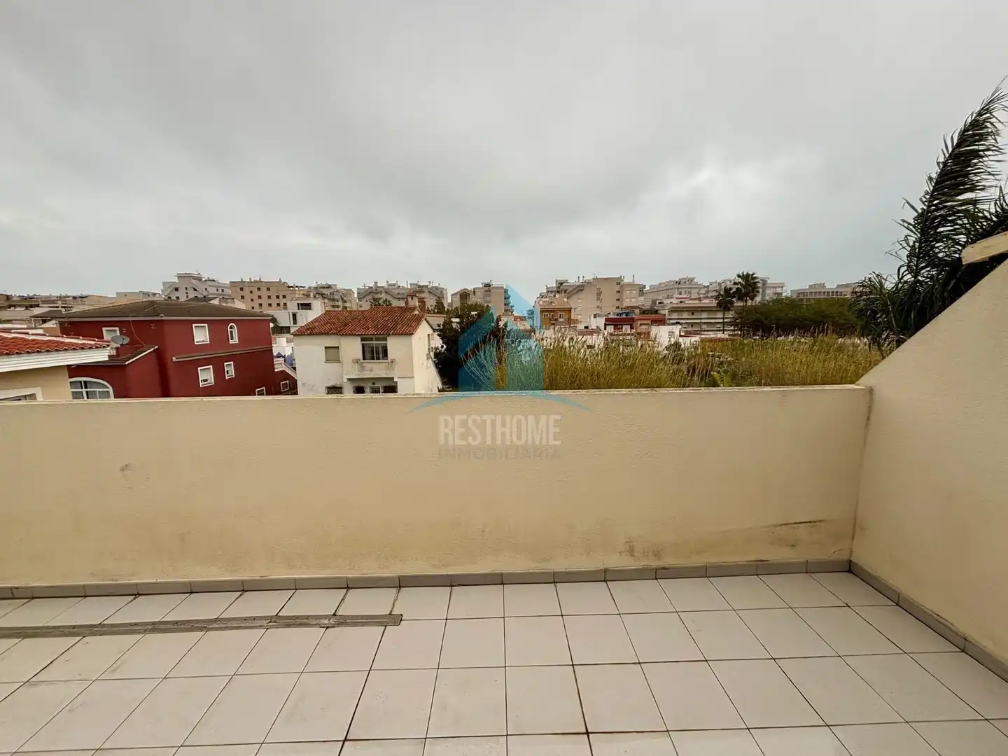 Vista exterior de Casa adosada en venda en Daimús amb Aire condicionat, Calefacció i Jardí privat