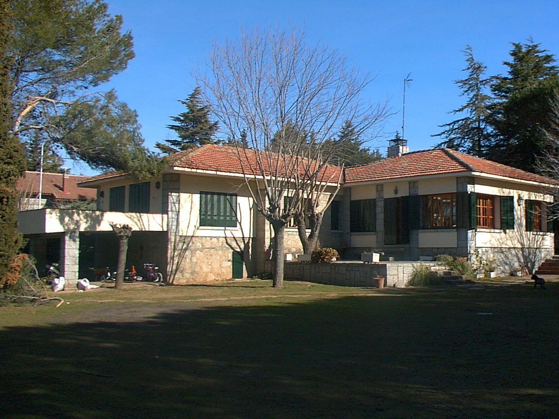 Vista exterior de Casa o xalet en venda en Colmenarejo amb Calefacció, Jardí privat i Terrassa