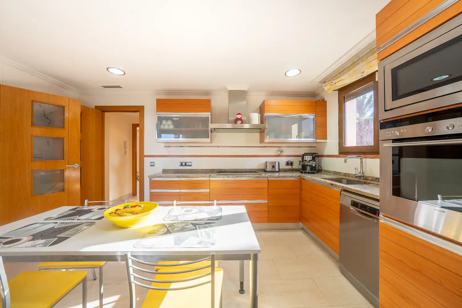 Cocina de Casa o chalet en venta en Torrevieja con Aire acondicionado, Calefacción y Jardín privado