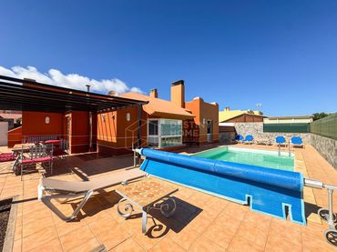 Xalet amb piscina en venda a Avutarda