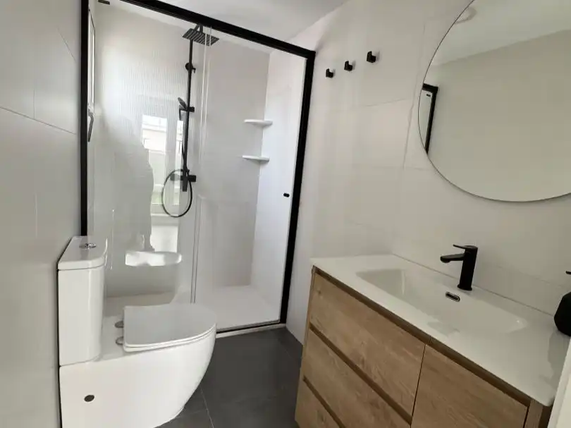 Badezimmer von Wohnung zum Verkauf in Sagunto / Sagunt mit Klimaanlage und Terrasse