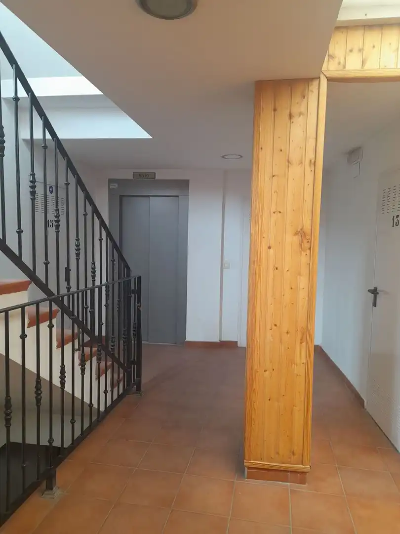 Flat with terrace to rent in Ctra. Circunvalación - La Magdalena, imagen 7