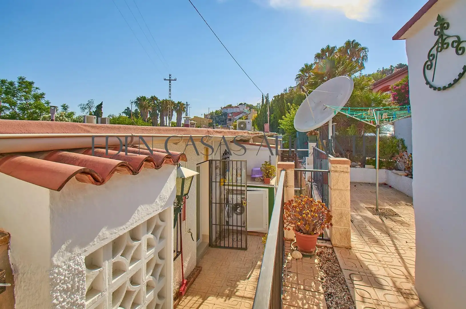 Vista exterior de Casa o chalet en venta en El Campello con Calefacción, Jardín privado y Terraza