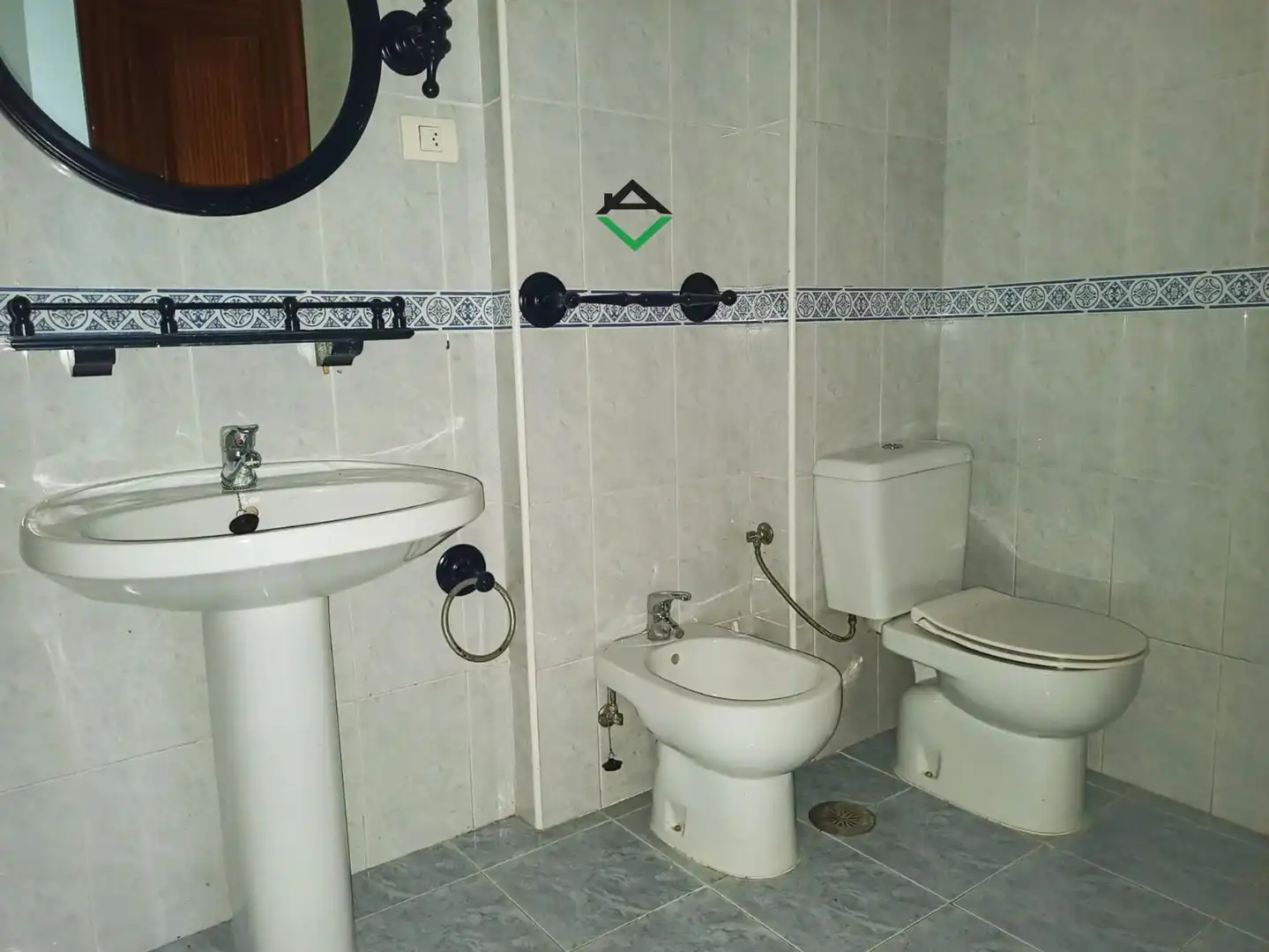 Bany de Pis en venda en Cangas  amb Terrassa