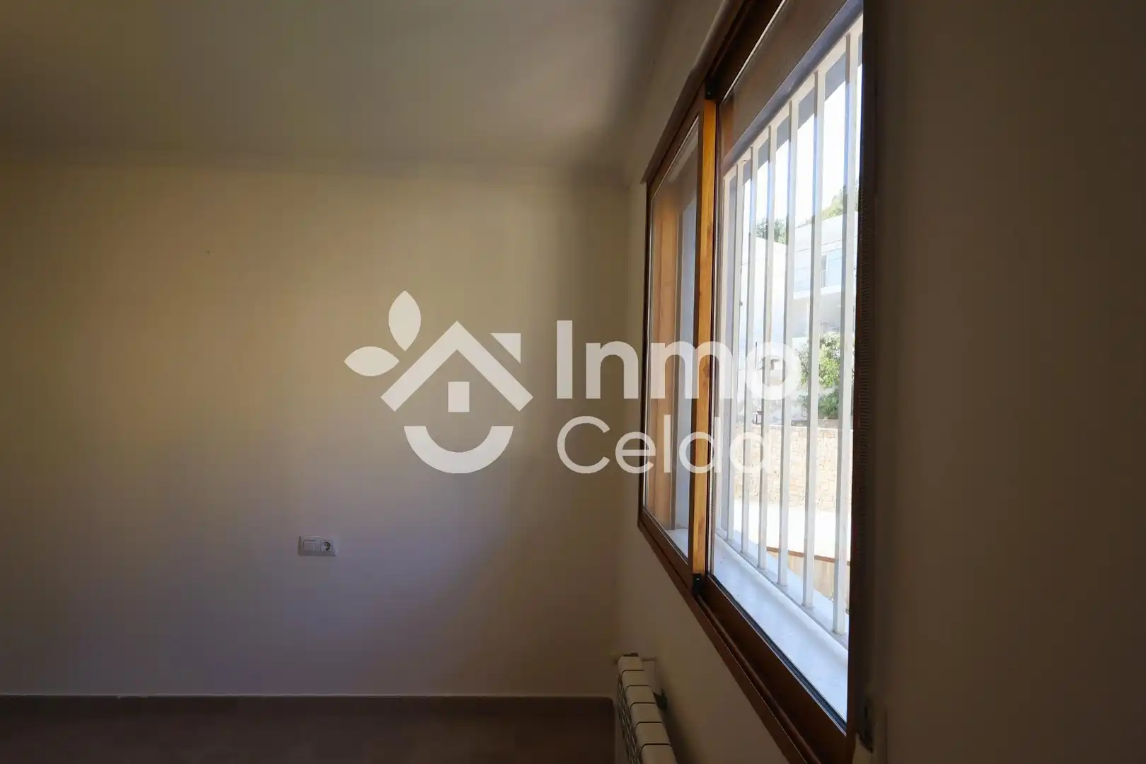 Casa adosada en venta en Chiva con Calefacción, Jardín privado y Terraza