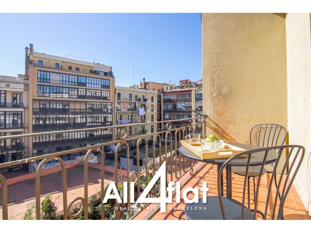 Terrassa de Pis de lloguer en  Barcelona Capital amb Aire condicionat, Moblat i Balcó