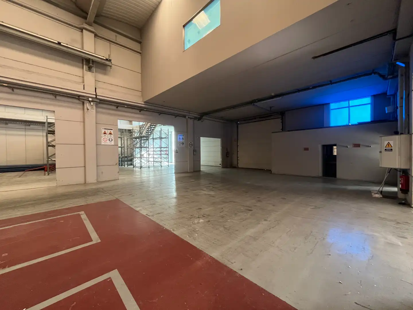 Nave industrial en venta en Salt con Calefacción y Alarma