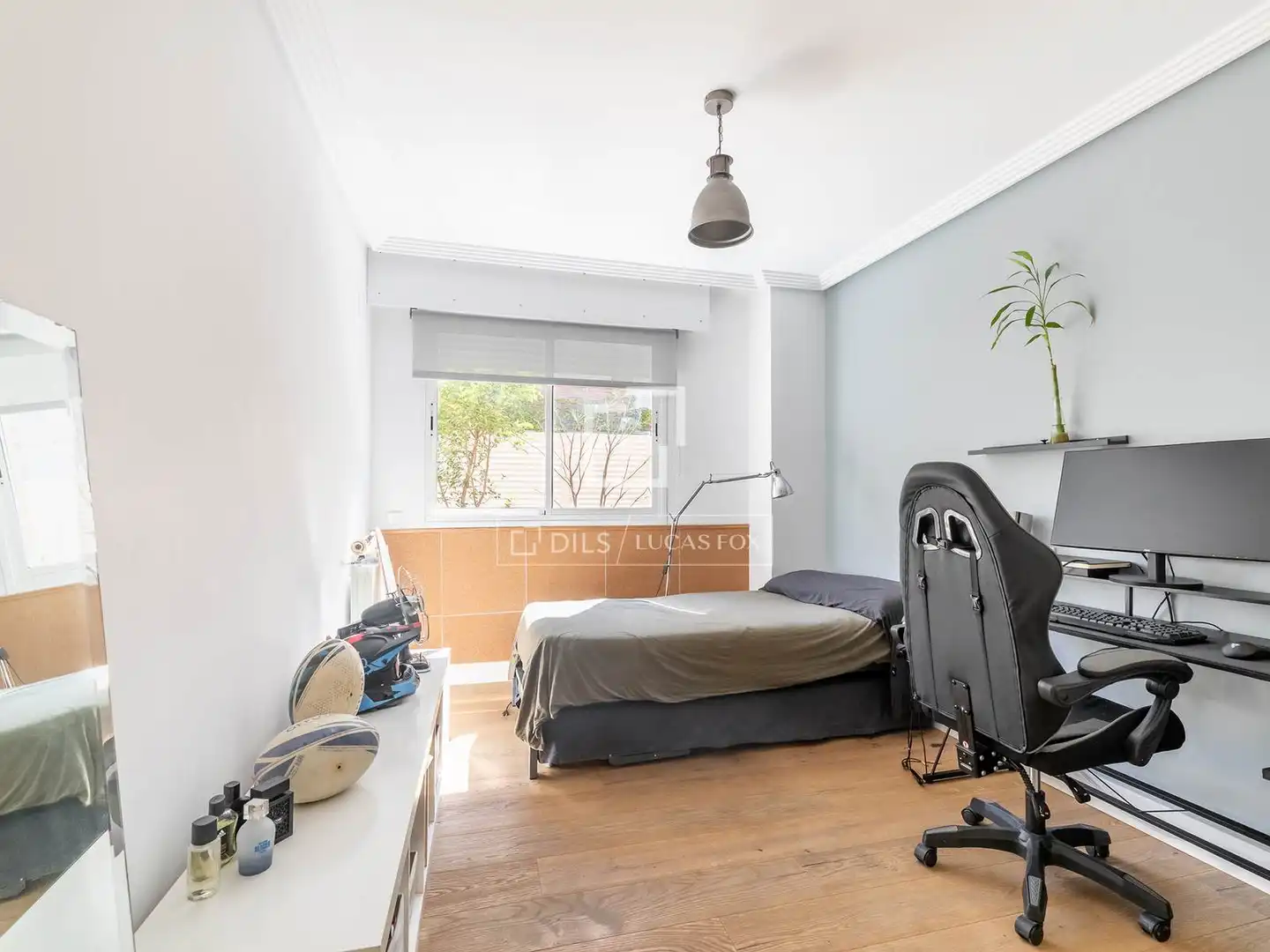 Bedroom of Flat for sale in Majadahonda  with Air Conditioner, Terrace and Swimming Pool