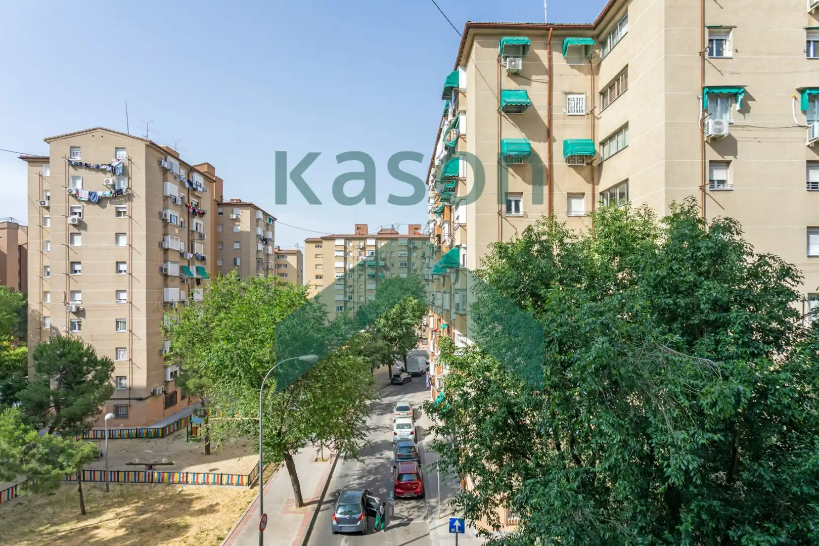 Vista exterior de Pis en venda en Madrid amb Calefacció