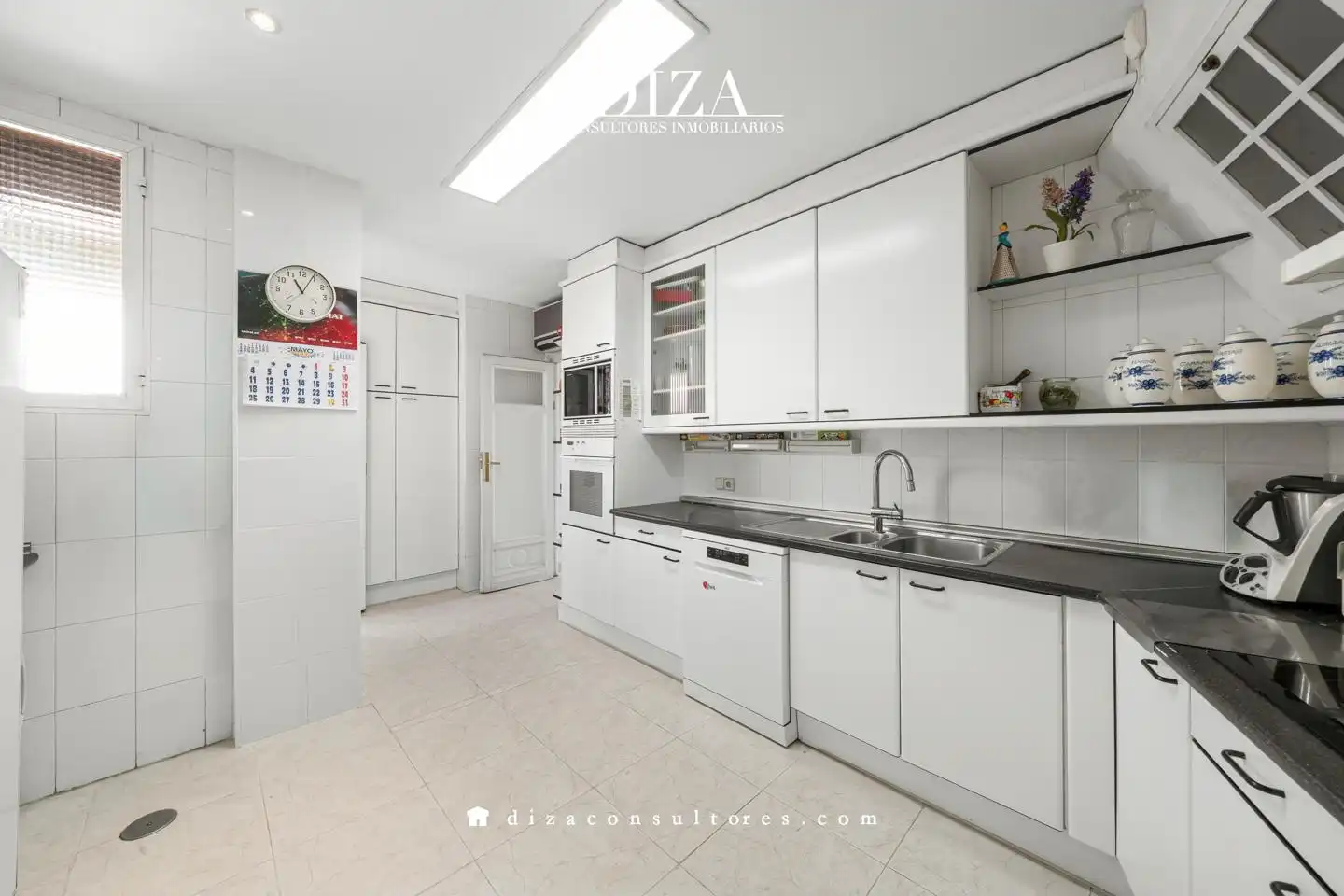 Kitchen of Attic for sale in Madrid  with Air Conditioner, Heating and Parquet flooring