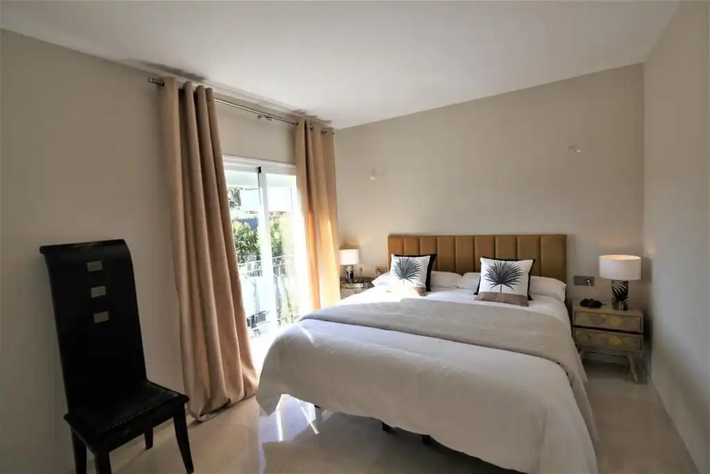 Dormitori de Casa o xalet de lloguer en Marbella amb Aire condicionat, Calefacció i Jardí privat