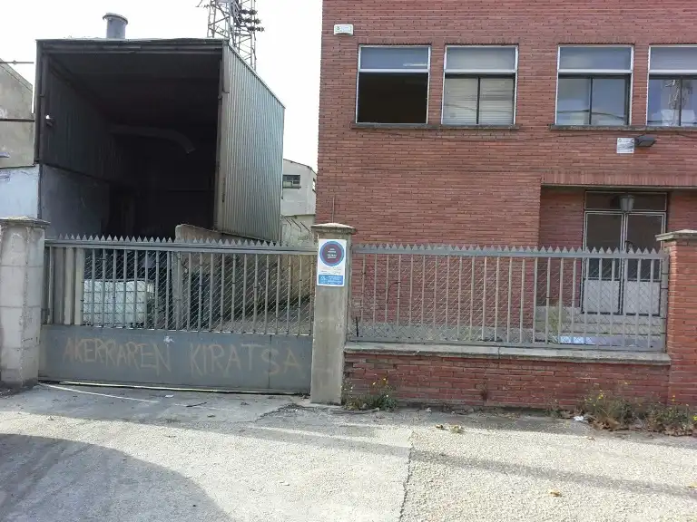 Industrial building for sale in C/ Miravalles, imagen 3