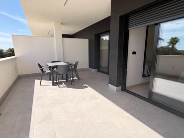 Erdgeschosswohnung mit Pool zum Verkauf in El Raso