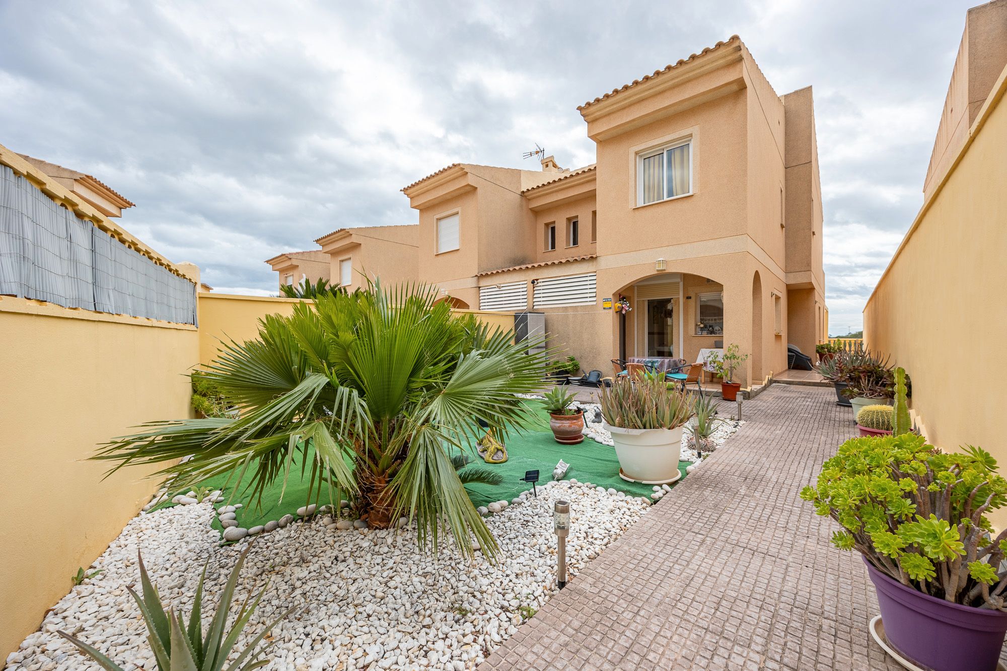 Jardí de Casa adosada en venda en La Nucia amb Piscina i Piscina comunitària