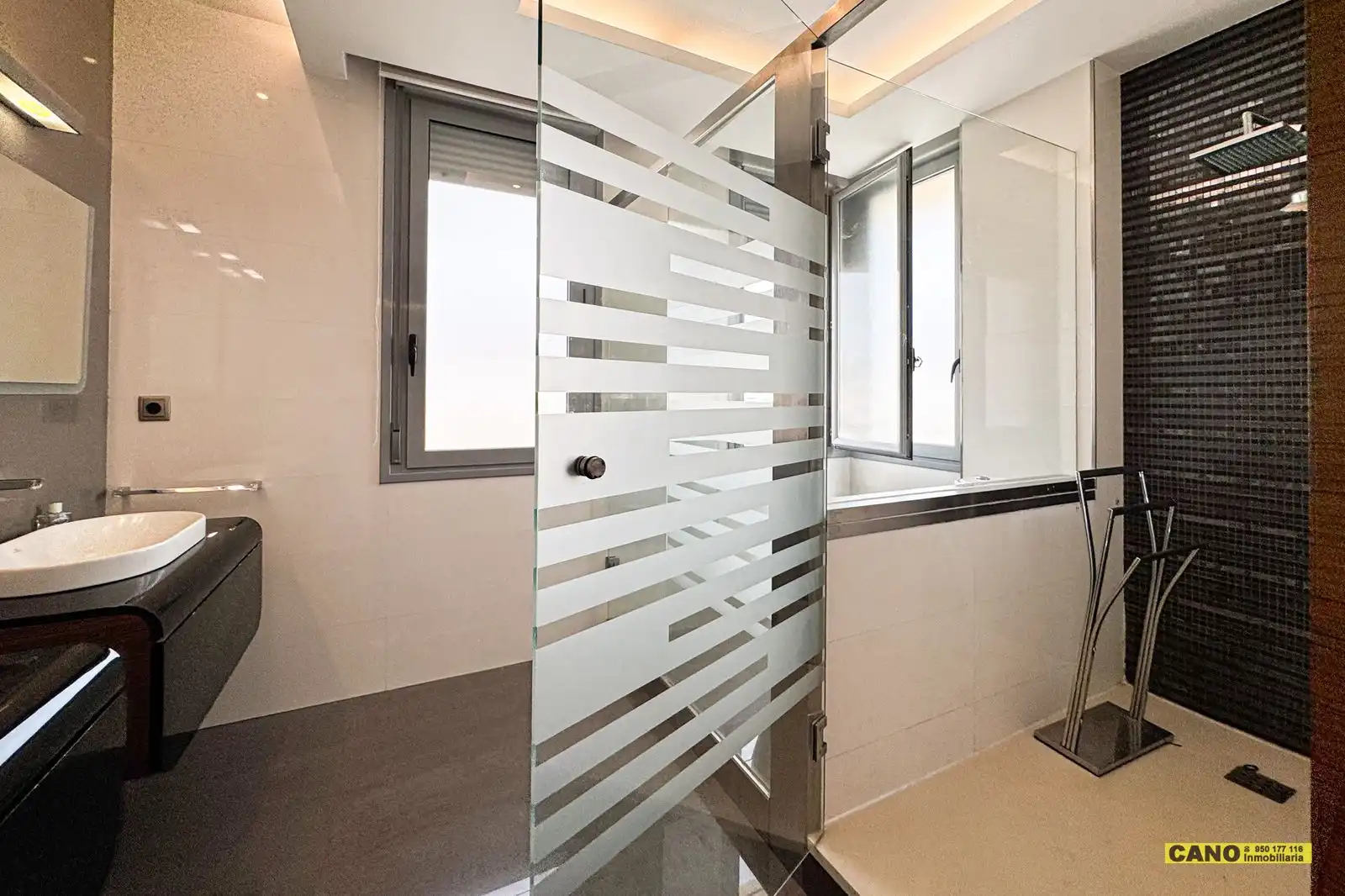 Bathroom of Flat for sale in El Ejido  with Terrace, Storage room and Swimming Pool