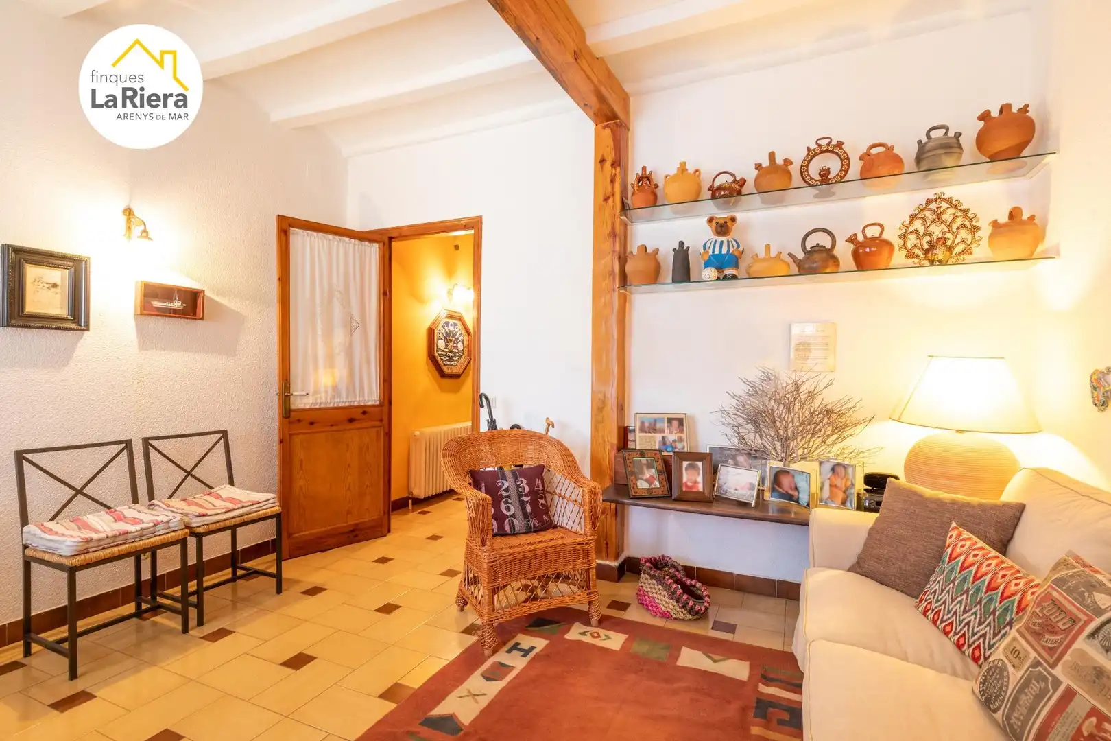 Sala d'estar de Casa o xalet en venda en Arenys de Mar amb Calefacció, Terrassa i Traster